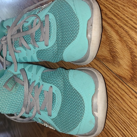 Nike Shoes - Picture 5 of 7